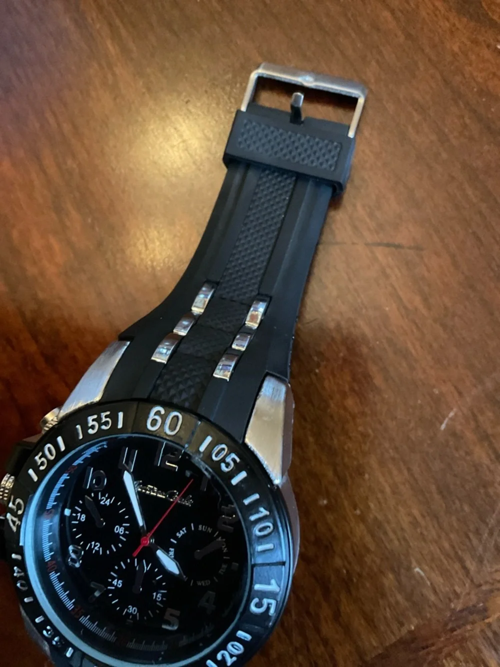 Montres Carlo Men's chronograph-style watch with silicone strap